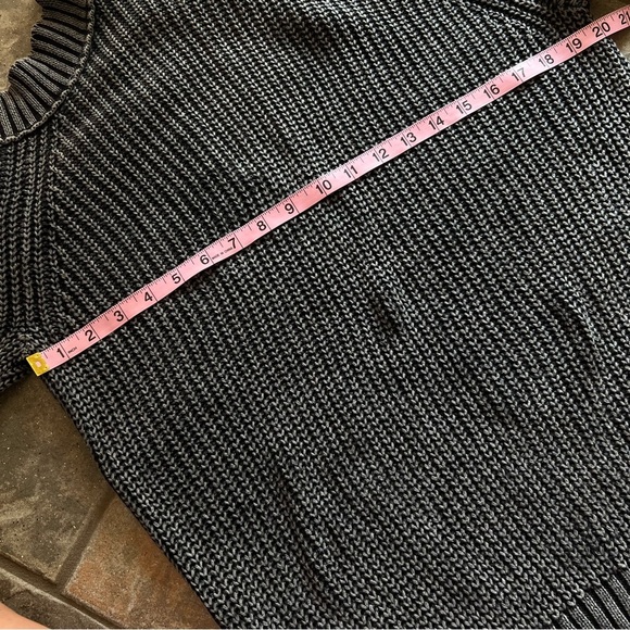 ⭐️BOGO FREE⭐️FREE PEOPLE "Half Moon" EUC Halter Sweater Grunge Distressed S - Picture 7 of 11